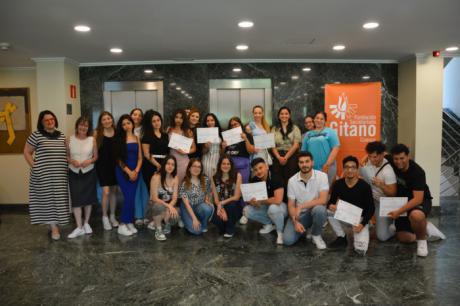Clausura en Cuenca del programa “Formatéate con Garantía” de la Fundación Secretariado Gitano, con jóvenes que ya acceden al empleo