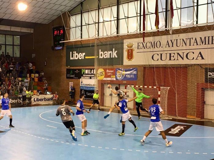 El Liberbank Cuenca pierde su primera batalla liguera ante el Atl.Valladolid (33-34)