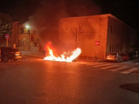 Sofocado un incendio en un contenedor en el barrio de Casablanca durante la madrugada