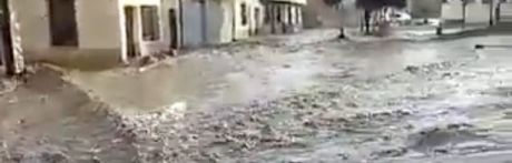 La lluvia y el granizo cortan carreteras en Iniesta y Villaconejos