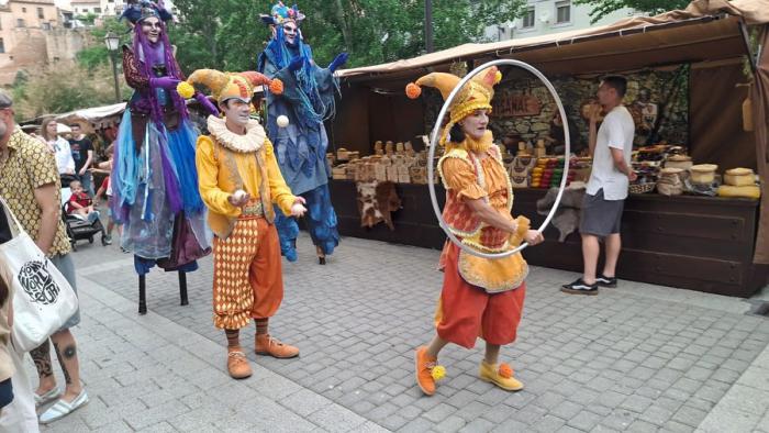 El Mercado Medieval transforma el Paseo del Huécar en un viaje al pasado durante todo el fin de semana