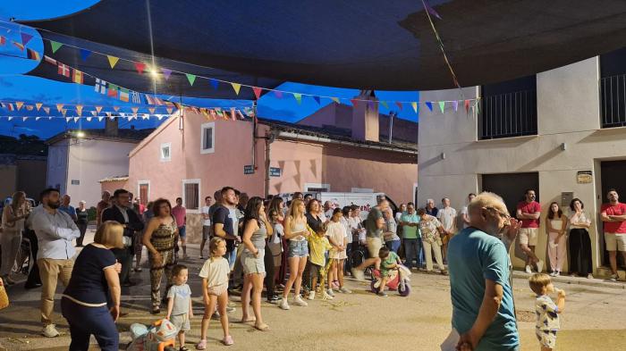 Colliguilla da comienzo a sus fiestas en honor a San Juan Bautista con el emotivo pregón de Julián López Razola