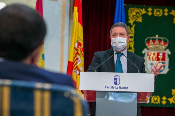 García-Page reconoce en el esfuerzo “de todos” el descenso del paro en Castilla-La Mancha por encima de la media nacional en el mes de abril