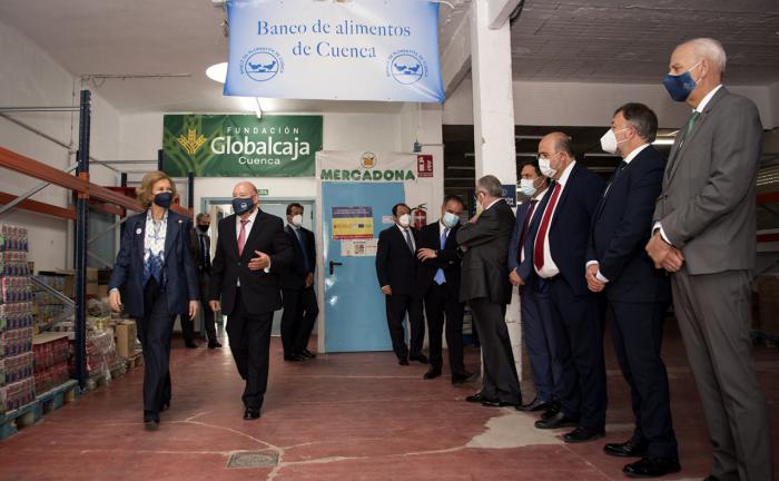 La reina Sofía visita el Banco de Alimentos de Cuenca