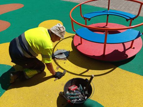 Nuevos actos incívicos vuelven a afectar a áreas infantiles de la ciudad