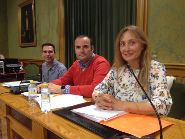 Ciudadanos pide explicaciones a Mariscal y la dimisión de Carlos Navarro por la publicación en Whatsapp alabando a Franco