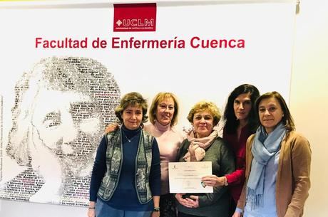 Profesoras investigadoras de la Facultad de Enfermeri&#769;a ganan el mejor trabajo de investigacio&#769;n de los Premios Dignifica