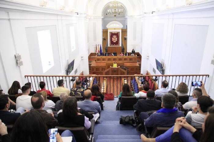 Las Cortes regionales aprueban por unanimidad la Ley de Diversidad Sexual y de Derechos LGTBI