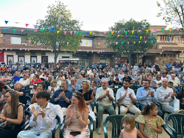El barrio de Casablanca inaugura sus Fiestas 2025 en honor a Santa Ana con el pregón de Sergio Albir y la proclamación de su Corte de Honor