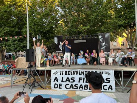 El barrio de Casablanca inaugura sus Fiestas 2025 en honor a Santa Ana con el pregón de Sergio Albir y la proclamación de su Corte de Honor