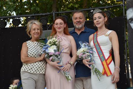 El barrio de Casablanca inaugura sus Fiestas 2025 en honor a Santa Ana con el pregón de Sergio Albir y la proclamación de su Corte de Honor