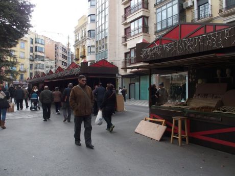 La Policía Nacional establece un dispositivo de seguridad para reforzar la presencia policial en las zonas comerciales durante estas fiestas navideñas