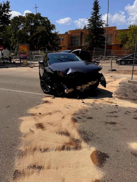 Un conductor herido en un accidente entre dos vehículos en la calle Hermanos Becerril