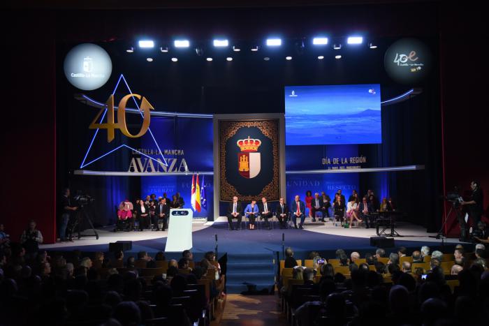 Representantes de la sociedad de Castilla-La Mancha reafirman su compromiso para seguir conquistando el futuro desde la unidad