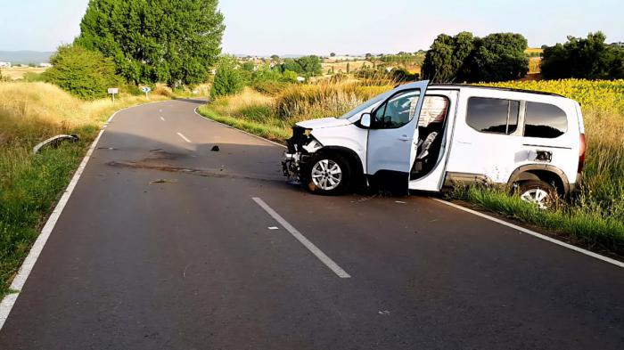 Salida de vía en Nohales provoca heridas a un conductor
