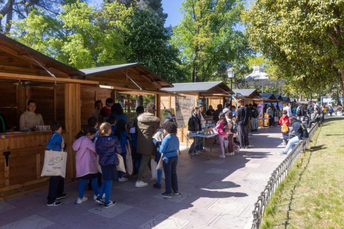 La III Feria de la Ciencia de Guadalajara reúne a cientos de estudiantes con divertidos experimentos y un planetario