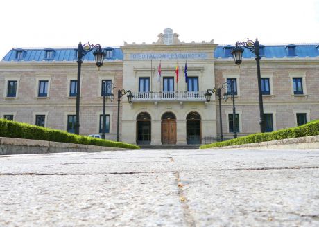 Diputación apuesta por unas jornadas para mostrar a la sociedad su historia, el palacio y su patrimonio artístico