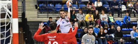 Un golazo de Óscar Río sobre la bocina da un valioso empate al Liberbank Cuenca en Logroño (30-30)