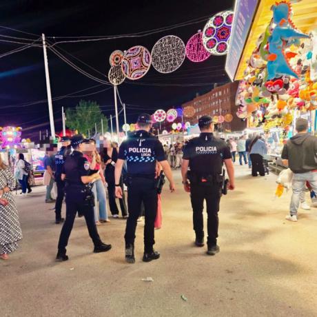 Agentes de la Policía Local de Cuenca patrullaron el recinto ferial durante las Ferias y Fiestas de San Julián