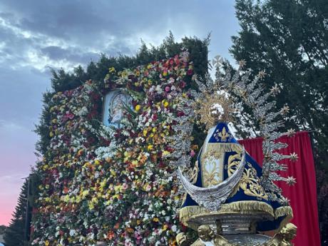 Garaballa celebra sus fiestas patronales en honor a la Virgen de Tejeda con la tradicional ofrenda floral