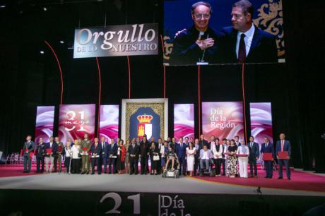 Castilla-La Mancha rinde homenaje a sus referentes en el acto institucional del Día de la Región