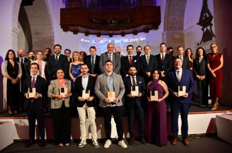 Vibra Burger recibe el Premio Joven Empresario en la gala de AJE Castilla-La Mancha celebrada en Cuenca