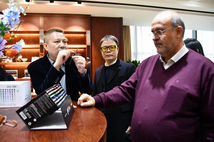 Martínez Guijarro destaca en China la región como plataforma hacia Europa e Iberoamérica