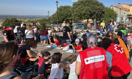 Los más pequeños llenan de color el Barrio del Castillo con el concurso de dibujo infantil de San Mateo