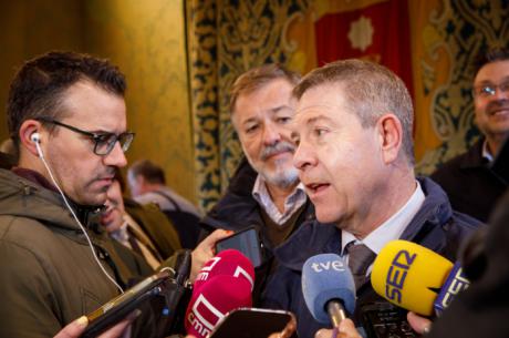 García-Page ensalza la unidad de la Semana Santa de Cuenca como ejemplo de convivencia