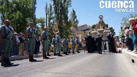 Conquenses y militares acompañan a la Virgen de la Luz por las calles de la capital