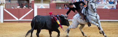 Andy Cartagena y Guillermo Hermoso de Mendoza ponen la feria patas arriba