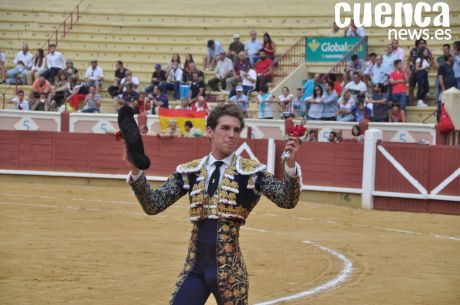 Un incontestable Ginés Marín vuelve a abrir la Puerta Grande del coso conquense