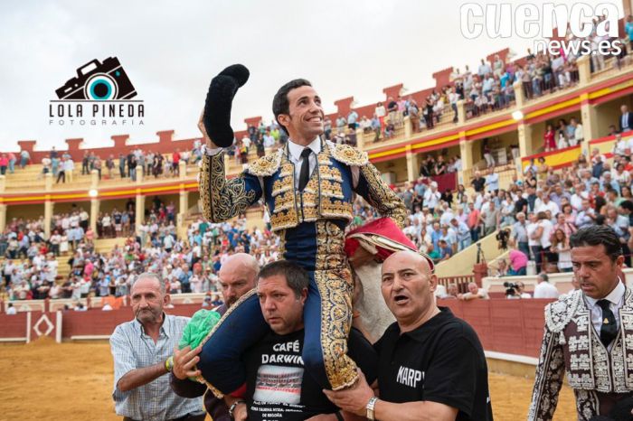 La actitud y el buen toreo de David de Miranda calan en la Feria