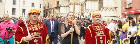 El Pendón de Alfonso VIII vuela al Ayuntamiento durante unas horas