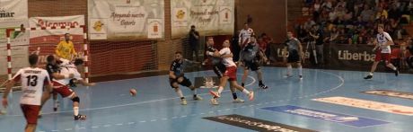 El Liberbank Cuenca se pone colíder tras lucirse ante el Logroño (35-28)