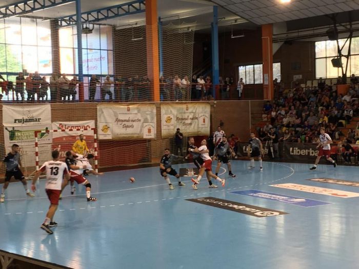 El Liberbank Cuenca se pone colíder tras lucirse ante el Logroño (35-28)