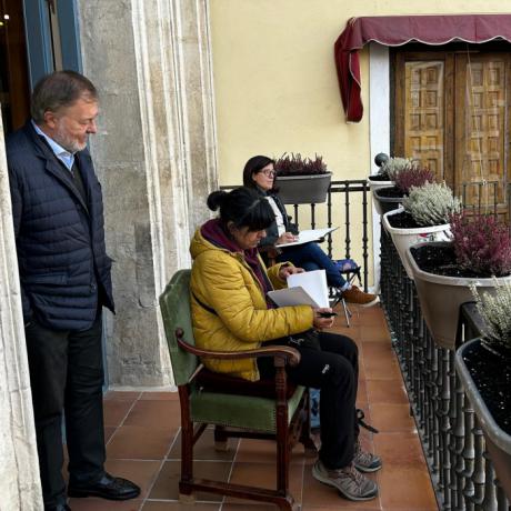 El grupo de dibujo USk Cuenca celebra su 37º quedada en el Salón de Plenos del Ayuntamiento
