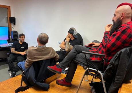 La ESCAC y la Escuela de Cine de Cuenca inauguran un curso gratuito de grabación de sonido impartido por Jesús Antúnez, batería de Dover