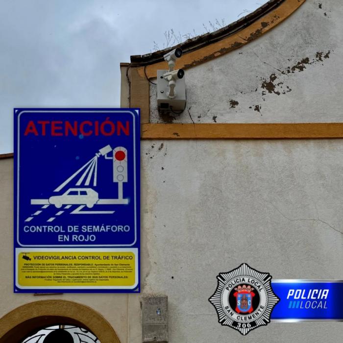 San Clemente instala nuevas cámaras para controlar el paso con semáforo en rojo en la CN-310