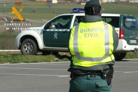 La Guardia Civil investiga a dos personas por delitos contra la seguridad del tráfico