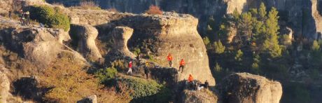 Los bomberos rescatan a un hombre de 34 años caído en la zona del barrio del Castillo