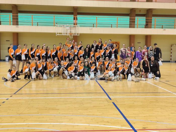 Participantes del II Trofeo Interclub de Navidad del CD Hoz del Júcar, celebrado el pasado domingo en una jornada de deporte y convivencia.