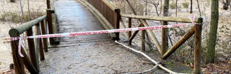 Bomberos y Policía Local han llevado a cabo más de 60 intervenciones durante el fin de semana por las intensas lluvias y la crecida del Júcar