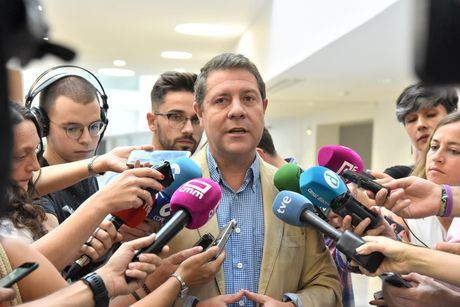 García-Page pide a Arrimadas que Ciudadanos facilite la investidura de Sánchez