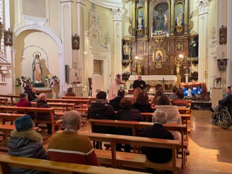 El Obispo de Cuenca se acerca a los más necesitados en la víspera de Navidad