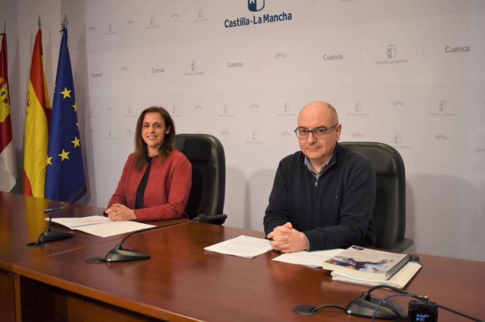 La delegada provincial de Educación, Cultura y Deportes, Sonia Isidro, en rueda de prensa