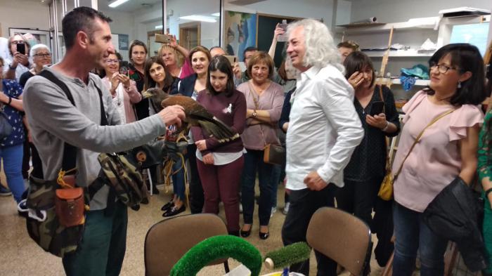 Emilio Morales y sus alumnos celebran sus 40 años como pintor reconocido