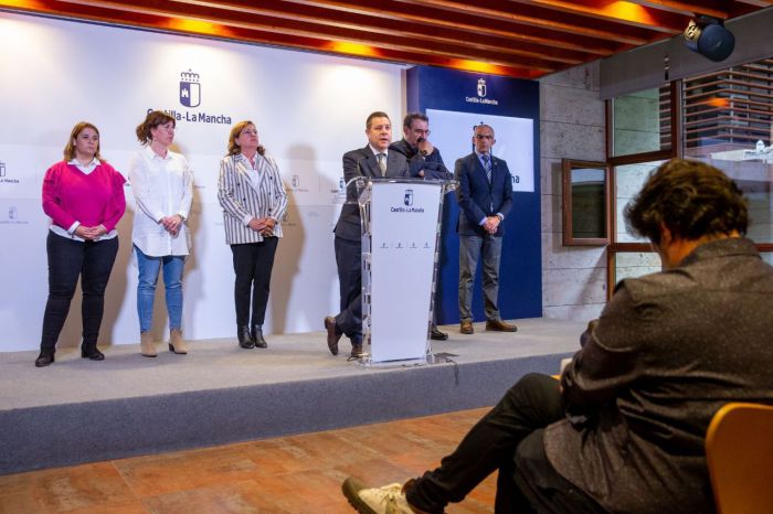 Emiliano García-Page comparece ante los medios de comunicación, en la Consejería de Sanidad, en Toledo, para informar sobre la estrategia regional ante el coronavirus