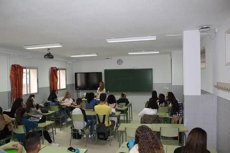 Educación pide no contar el número de suspensos para el titular y pasar curso