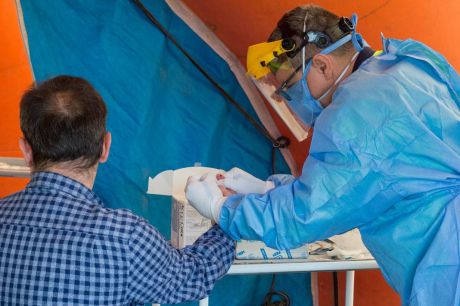 La semana de lucha contra la pandemia de coronavirus concluye con 953 hospitalizados menos y 576 altas epidemiológicas más en Castilla-La Mancha